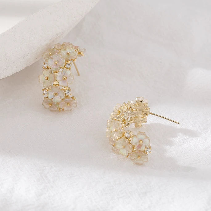 🌷 Boucle d’oreille fleur - Ton détail chic pour flâner dans les rues de Paris