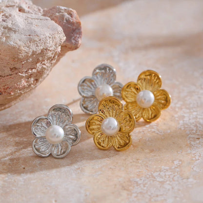 Boucle d’oreille fleur – touche de charme parisien