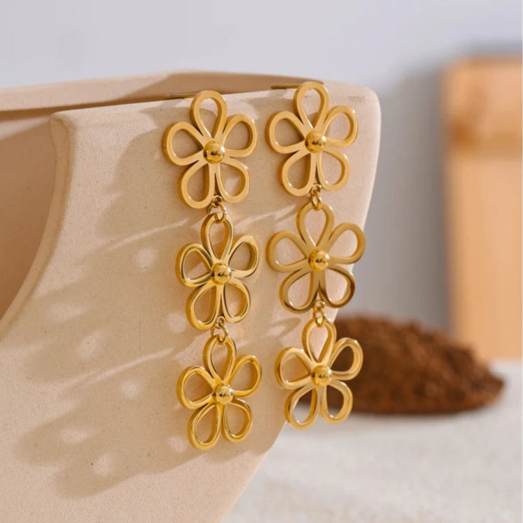 tres belle boucle d'oreille fleur pendante en haute qualité