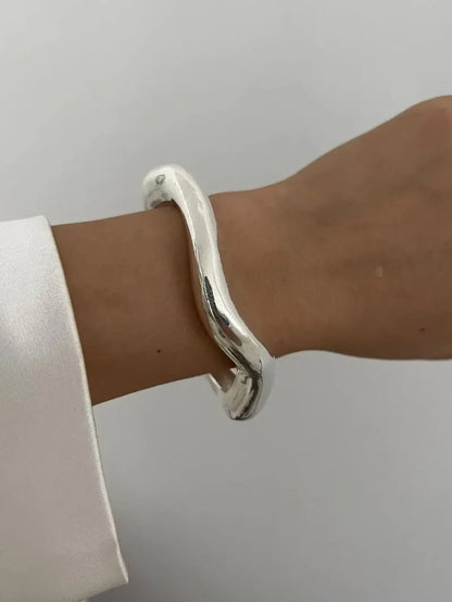 Bracelet femme tendance – L’élégance audacieuse en version XXL