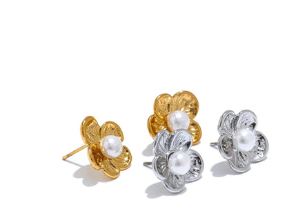 Boucle d’oreille fleur – touche de charme parisien