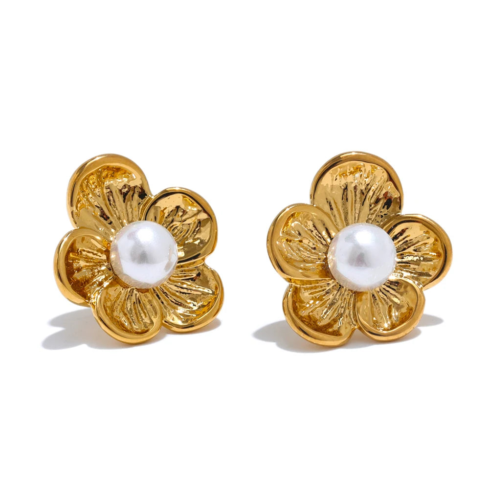 Boucle d’oreille fleur – touche de charme parisien