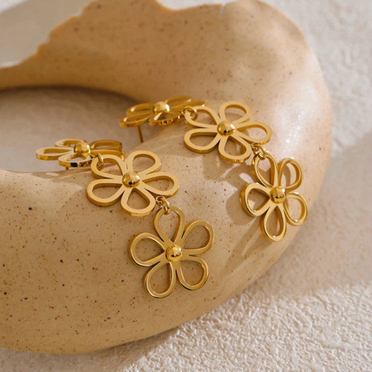 boucle d'oreille fleur pendante forme fleur