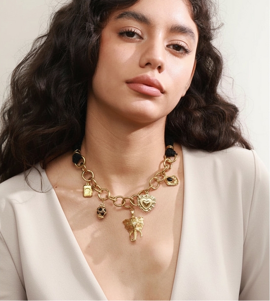 Emprise Mystérieuse