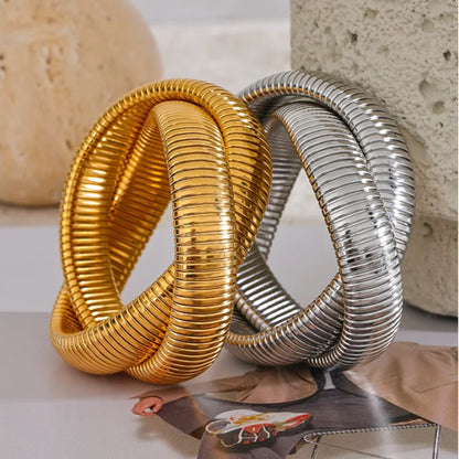 bracelet femme tendance plaqué en or pour femmes disponible en deux variantes doré et platine