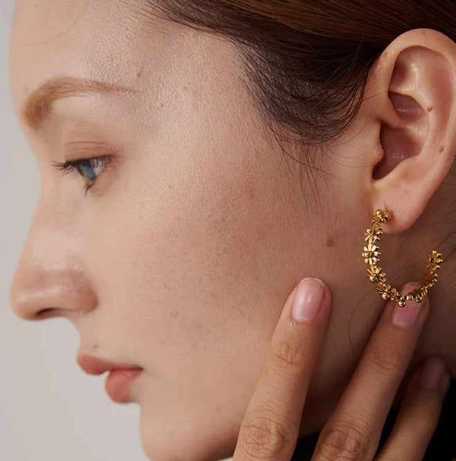 boucle d oreille fleur style créole en acier de haute qualité plaqué en or