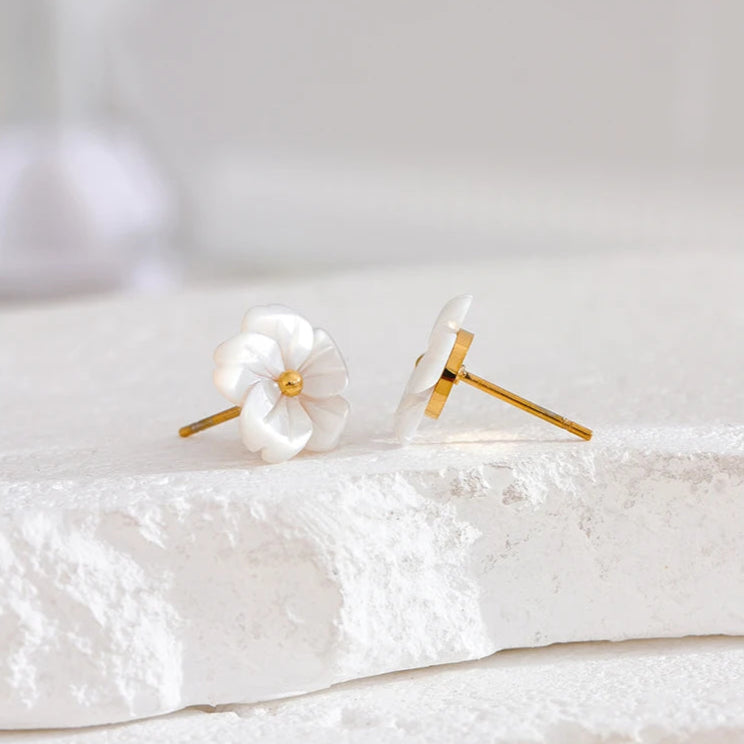 boucles d oreilles fleurs avec tige doré acier inoxydable