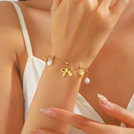 bracelet-à-breloques-elégance-poignet