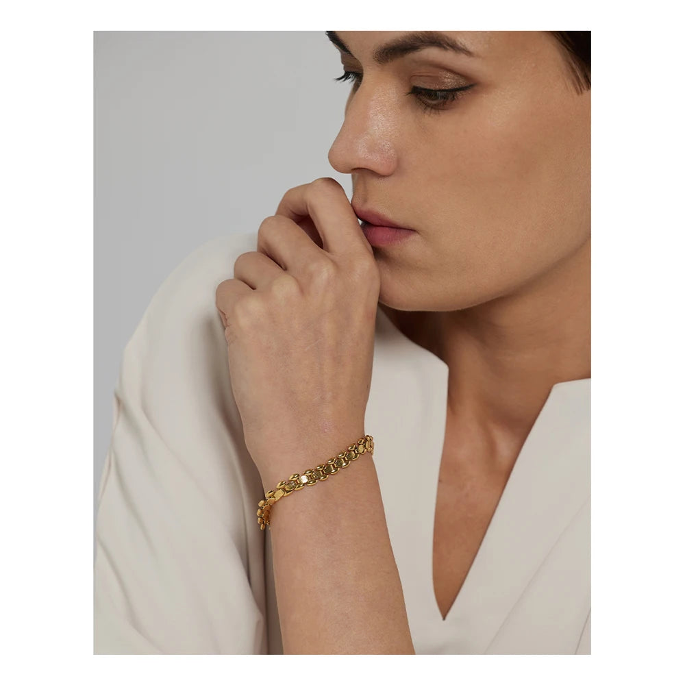 bracelet-acier-inoxydable-elegance-affirmee-style-raffine