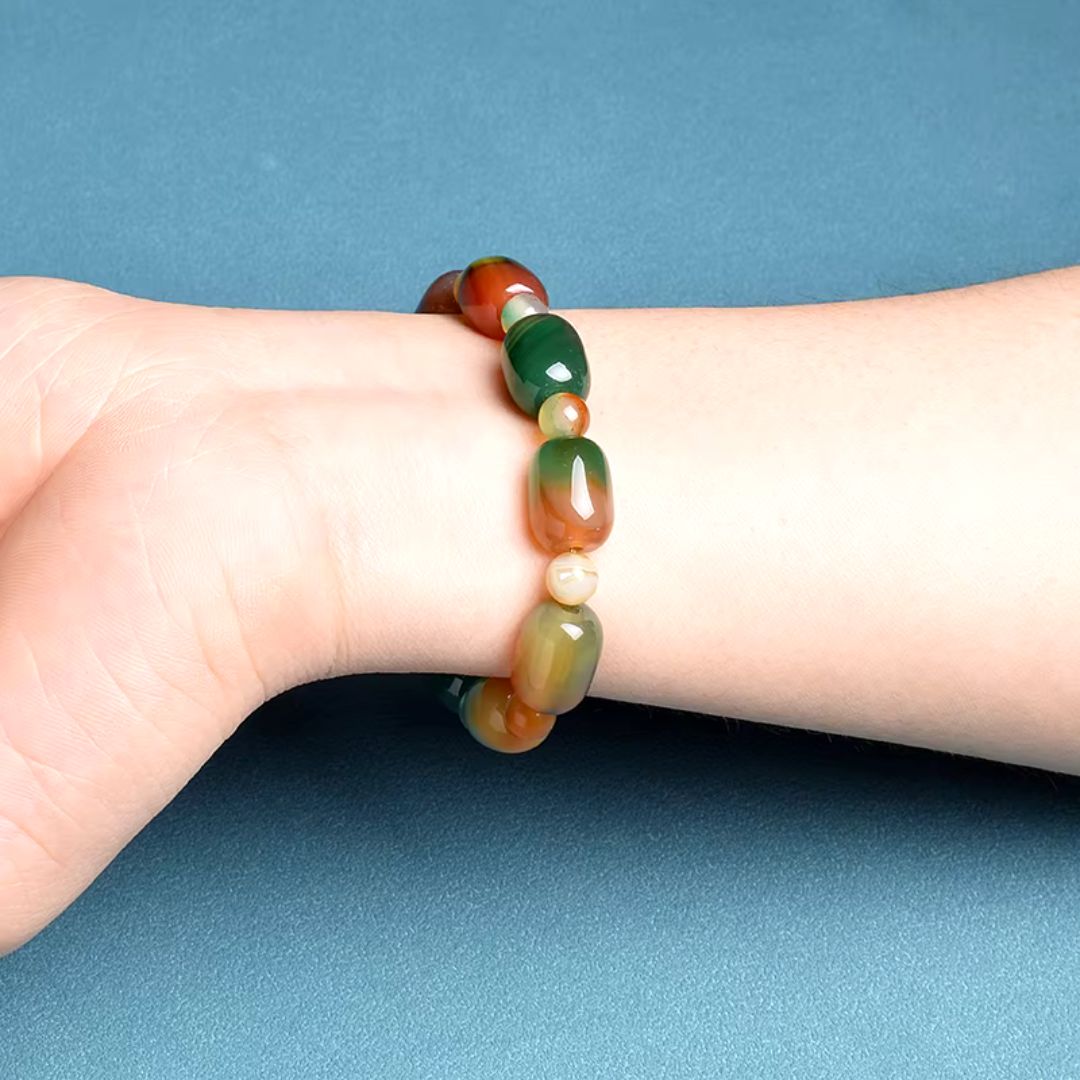 bracelet-agate-paon-main-femme
