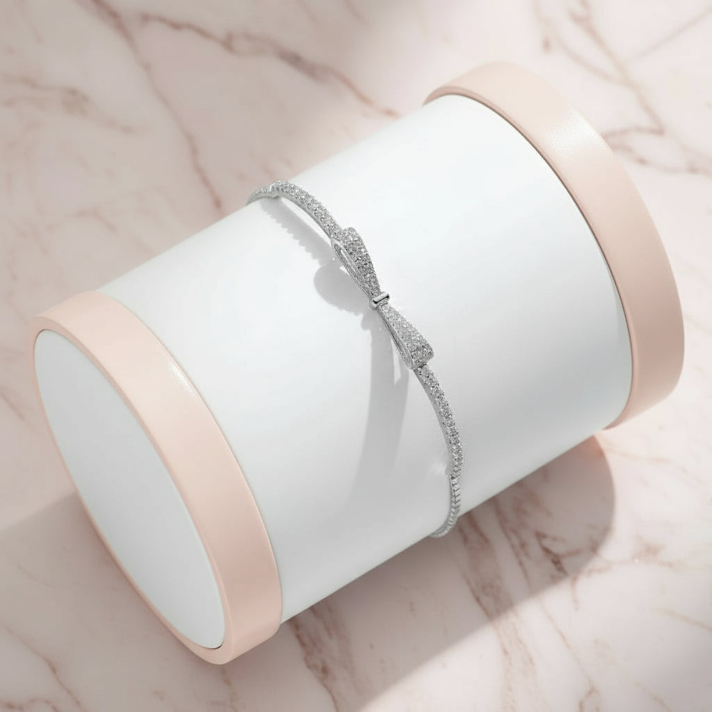 bracelet-en-argent-femme-élégance-du-nœud-papillon-et-zircone-scintillante