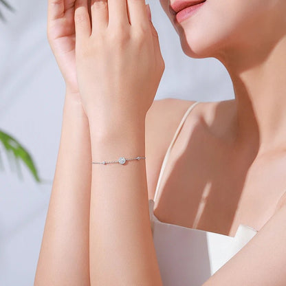 bracelet-femme-argent-intemporel-pour-vos-moments-précieux