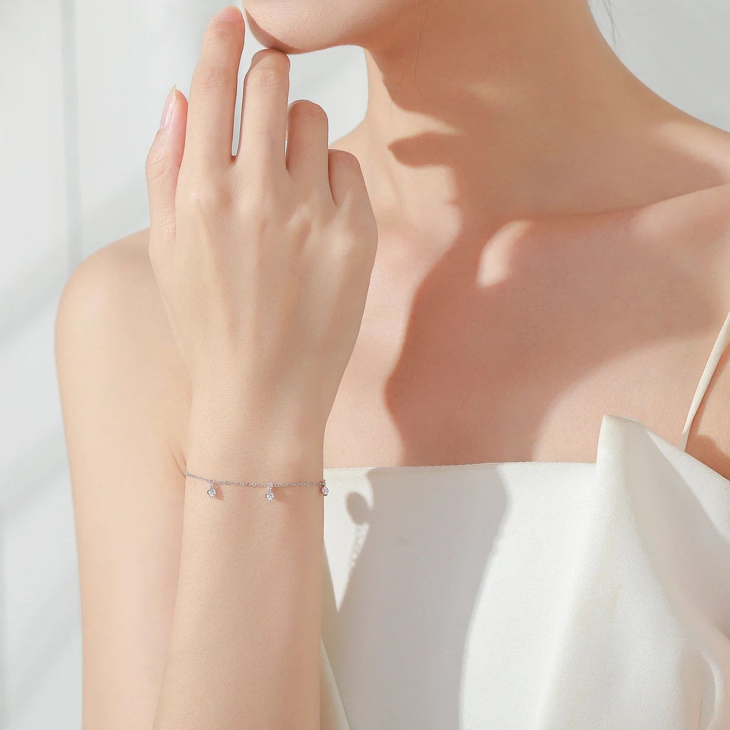 bracelet-femme-argent-l'éclat-parfait-illuminer-vos-fêtes