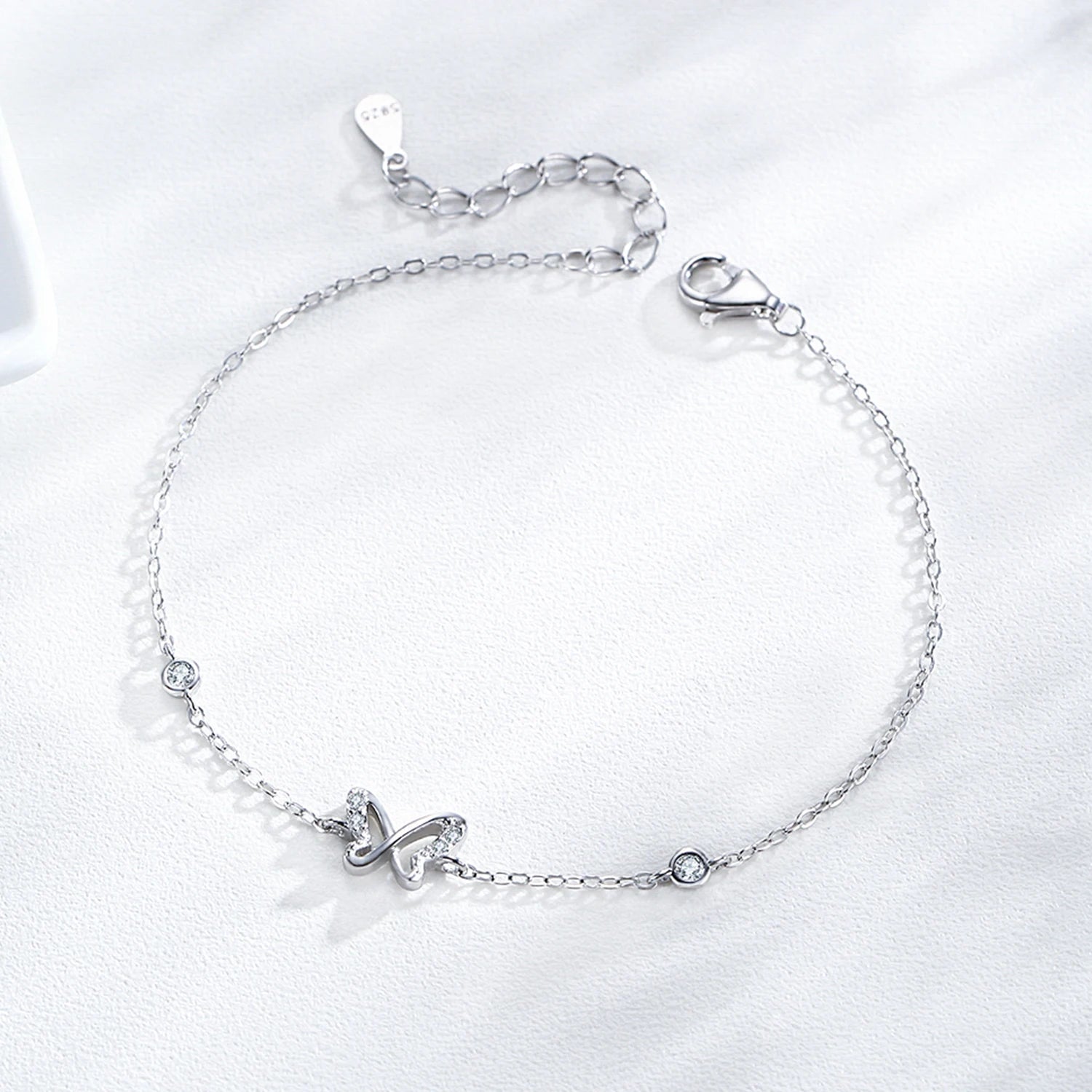 bracelet-femme-argent-papillon-délicat-en-argent-sterling