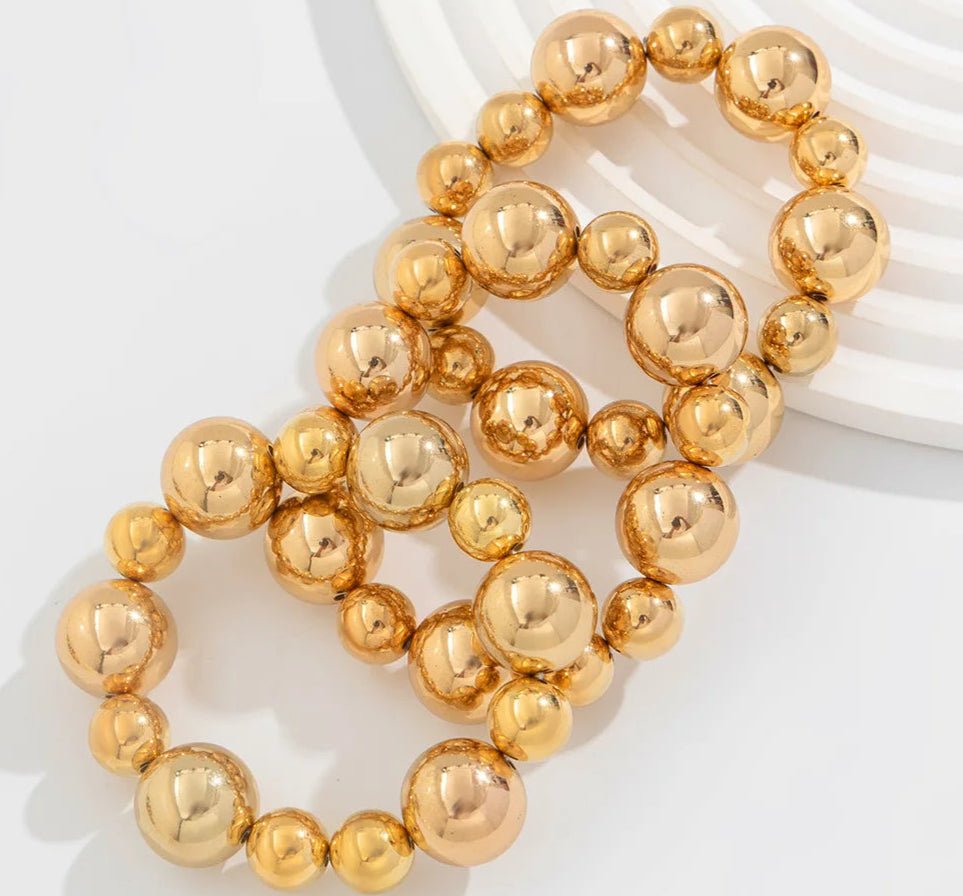 bracelet-femme-en-perle-lot-punk-tendance-et-chic-pour-look-affirme