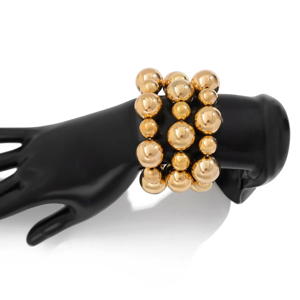 bracelet-femme-en-perle-lot-punk-tendance-et-chic-doré