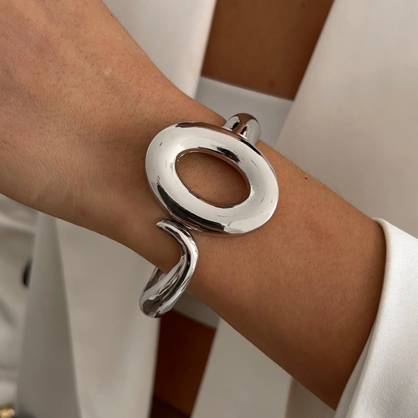 bracelet femme tendance avec des finitions soignées et un rendu haut de gamme