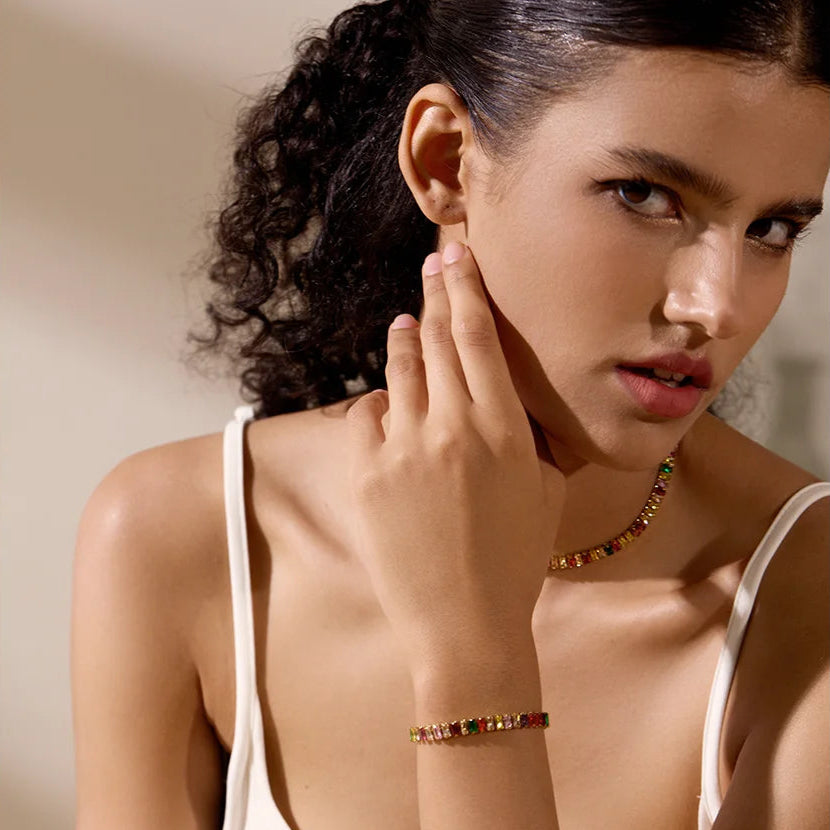 portez ce bracelet femme tendance coloré en acier inoxydable