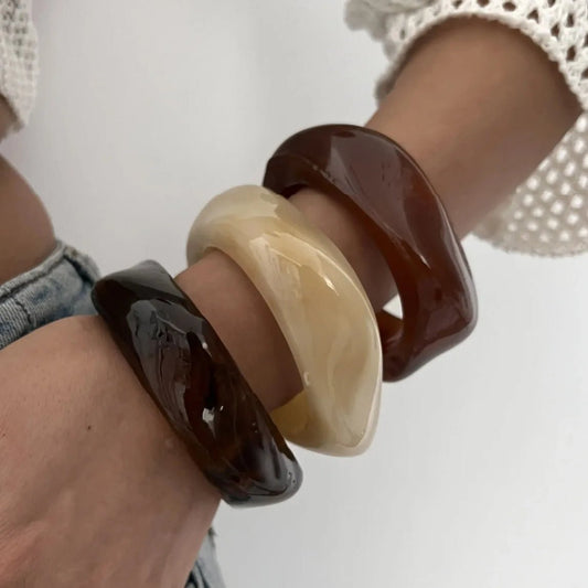 bracelet-femme-tendance-le-style-urbain-aux-lignes-rebelles