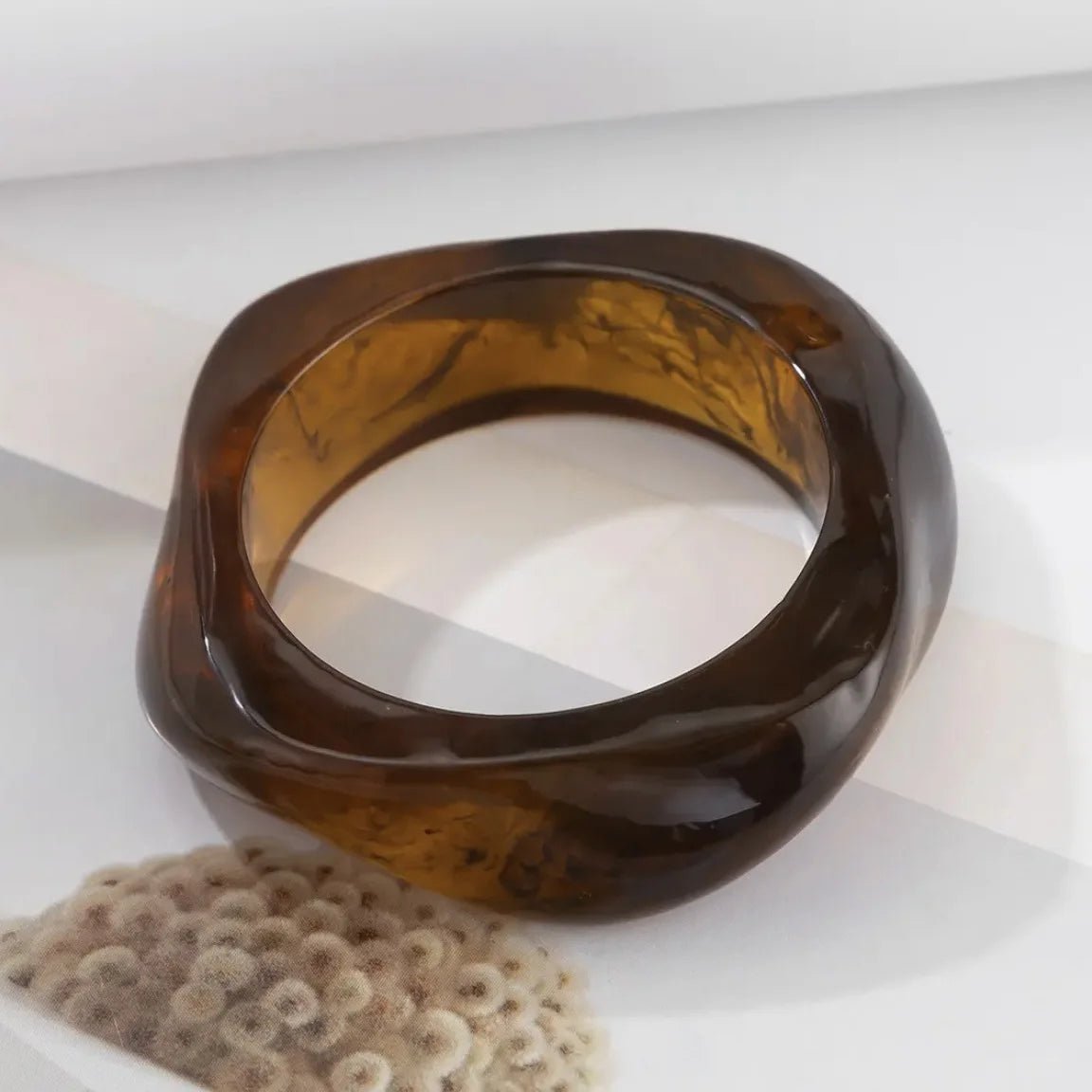 bracelet-femme-tendance-le-style-urbain-marron-fonce