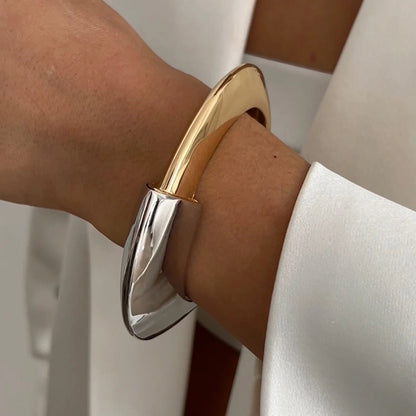 bracelet femme tendance au style affirmé inspiré par les femmes audacieuses