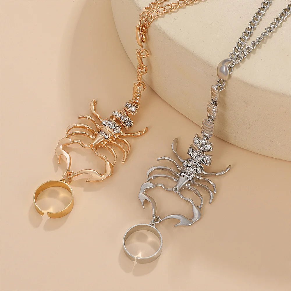 Bracelet gothique - Force du Scorpion au poignet - Innocent - Seduction