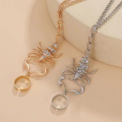 Bracelet gothique - Force du Scorpion au poignet - Innocent - Seduction