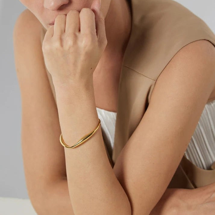 bracelet-jonc-minimalisme-dore