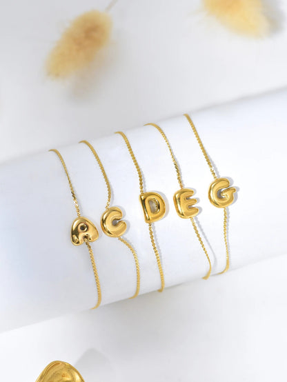 bracelet-lettre-A-à-Z-Élégance-personnalisée