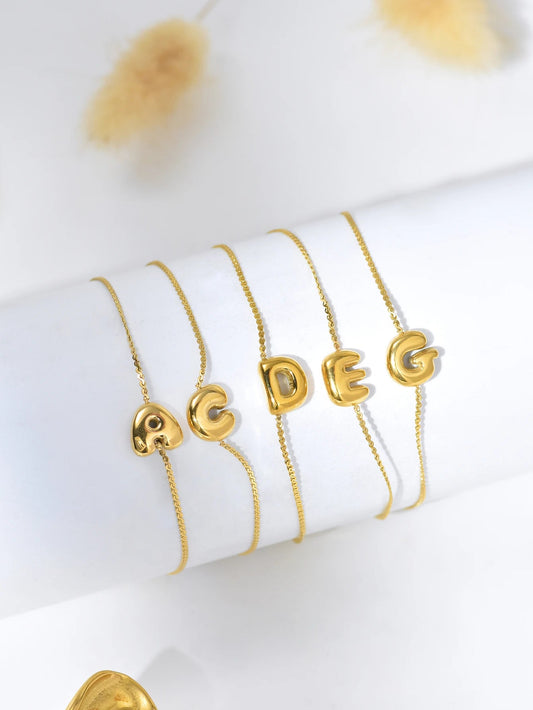 bracelet-lettre-A-à-Z-Élégance-personnalisée