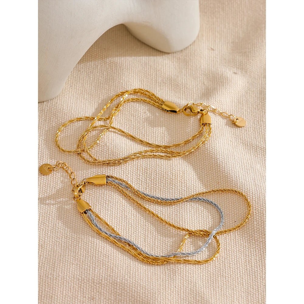 bracelet-plaque-or-femme-superposition-elegante-pour-eclat-quotidien-dore