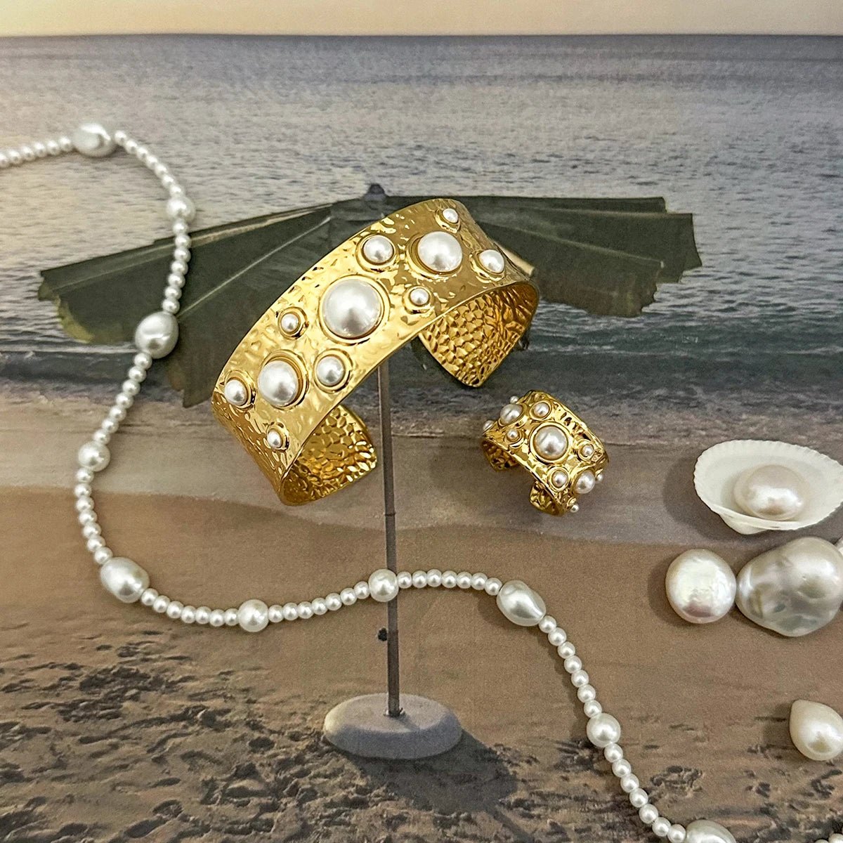 bracelet tendance du moment plaqué or avec finition polie 