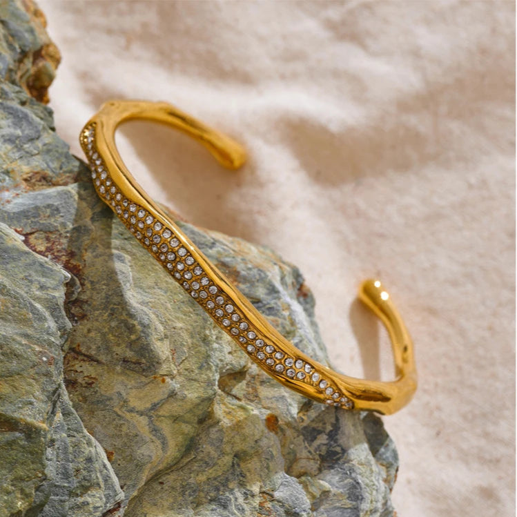 bracelet tendance femme sous forme de jonc en acier inoxydable