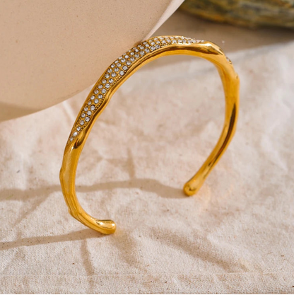 cette bracelet tendance femme sublime le poignet en acier inoxydable