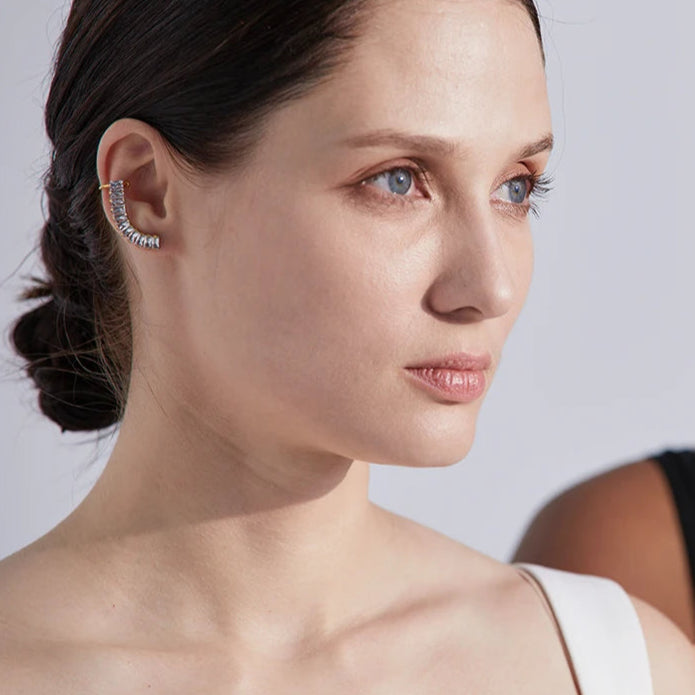 ear cuff géométrique épuré qui attire le regard 