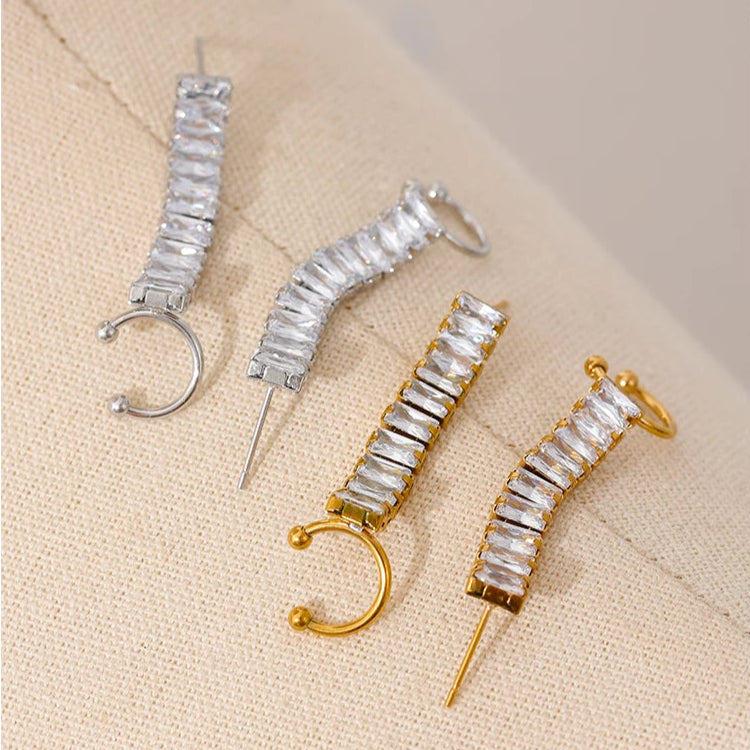 ear cuff discret pour sublimer une coiffure relevée 