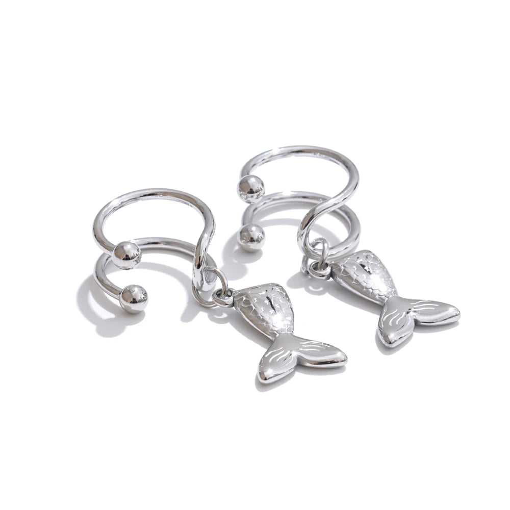 ear cuff plaqué or au design minimaliste et classe 