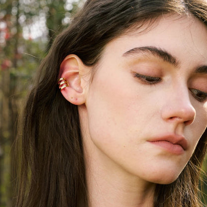 Le ear cuff parfait pour l’oreille non percée 