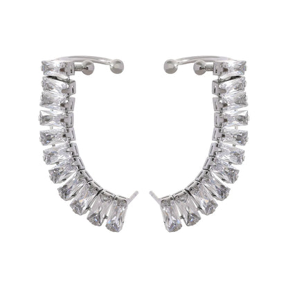 ear cuff inspiré des tendances parisiennes 2025