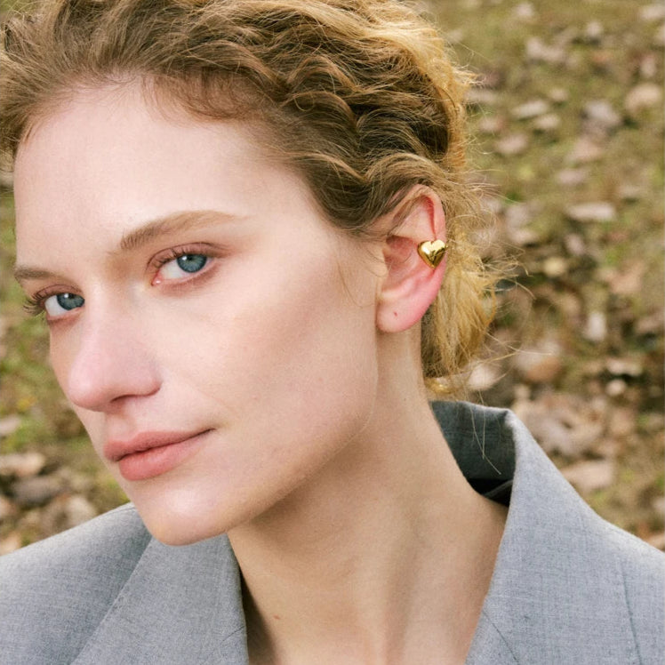 ear cuff tendance 2025 avec finition dorée et étanche 