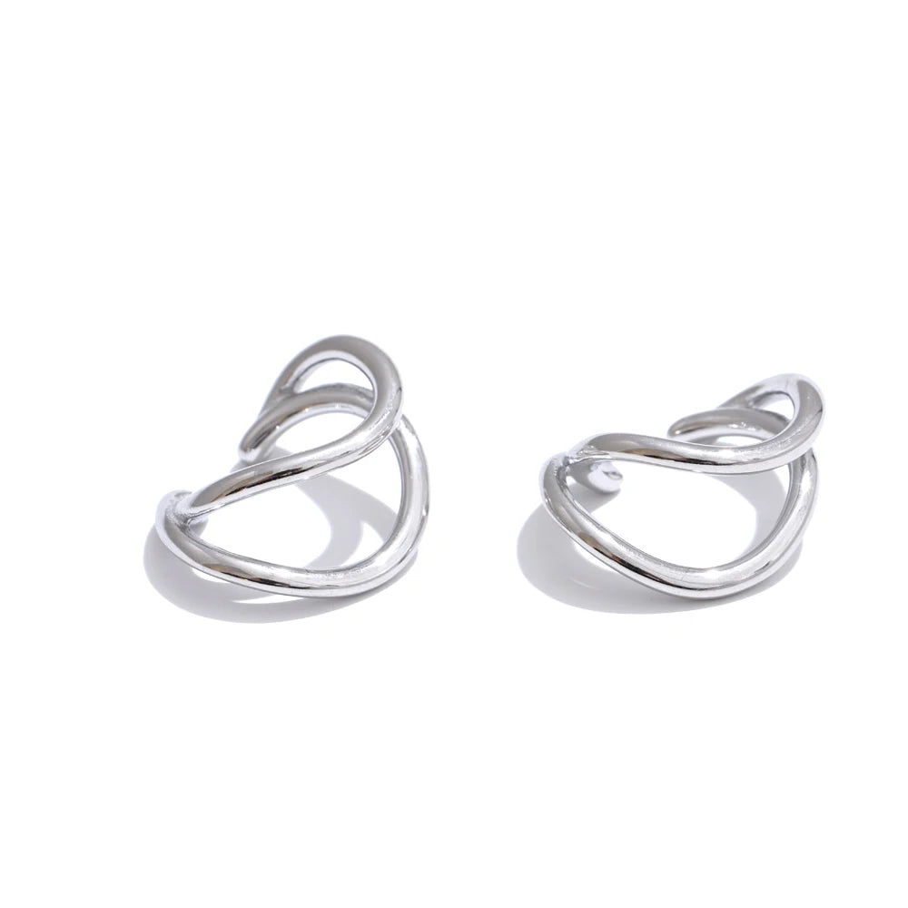 Élégance minimaliste avec ce ear cuff double anneau 