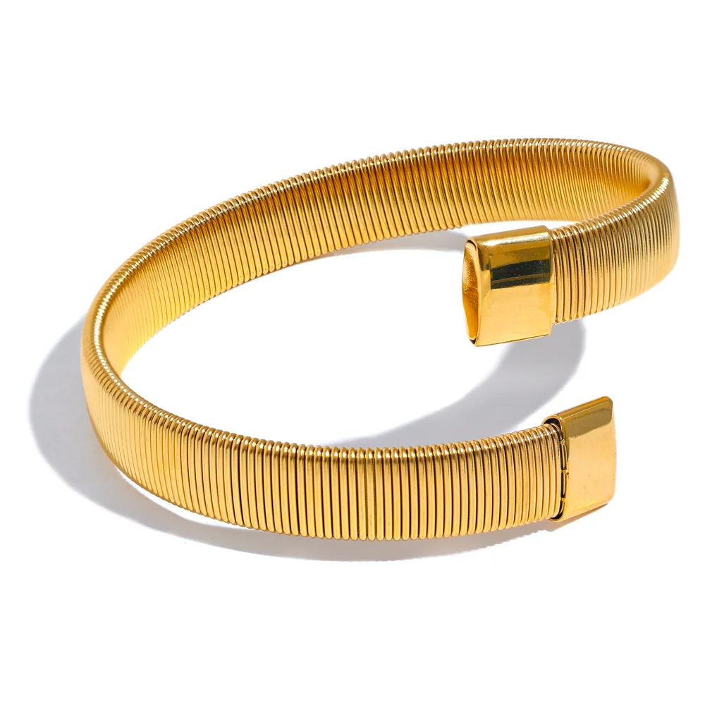 bracelet femme tendance en acier doré 